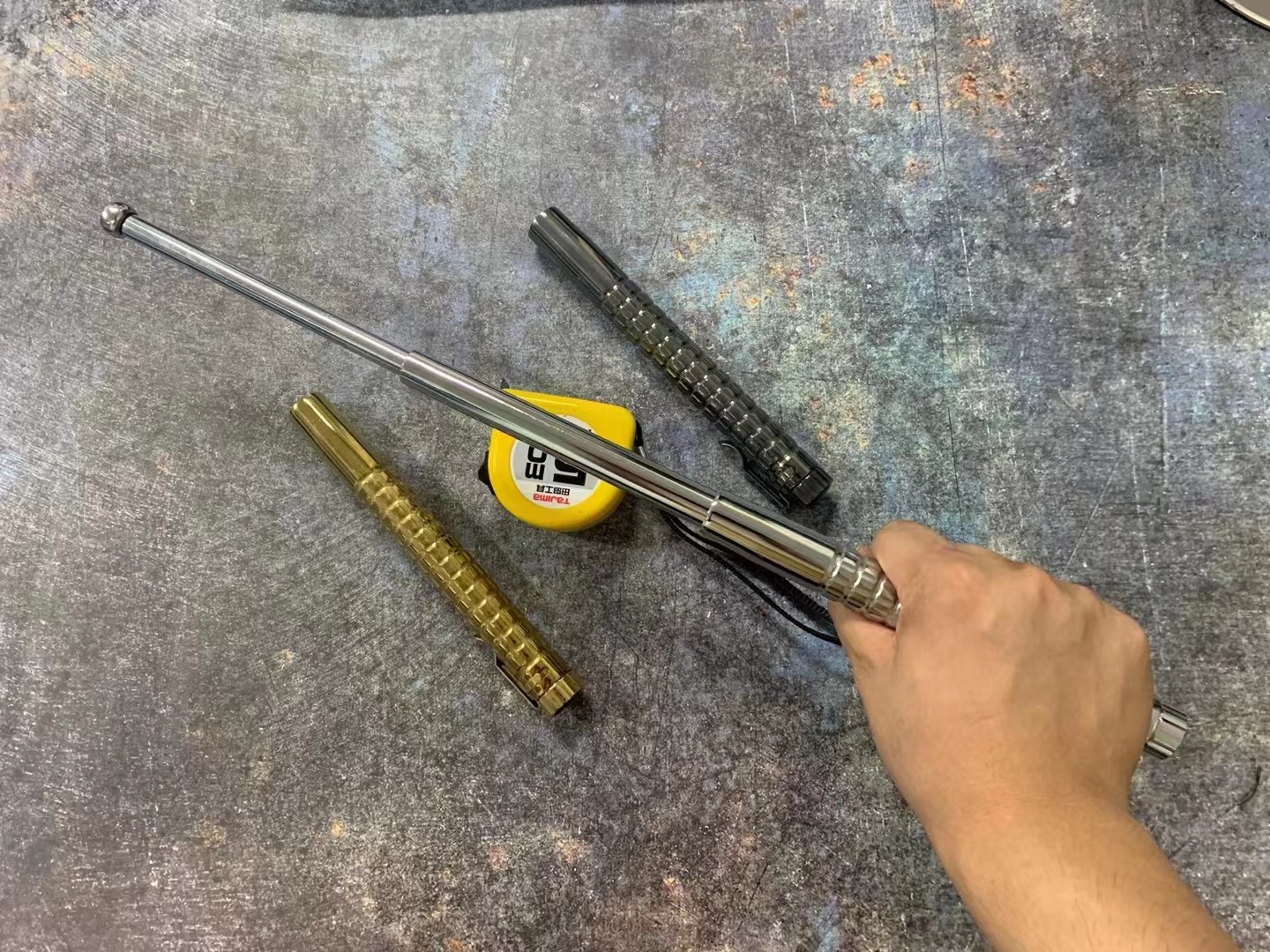 18 Inches Titanium Alloy Expandable Baton for Instant Defense