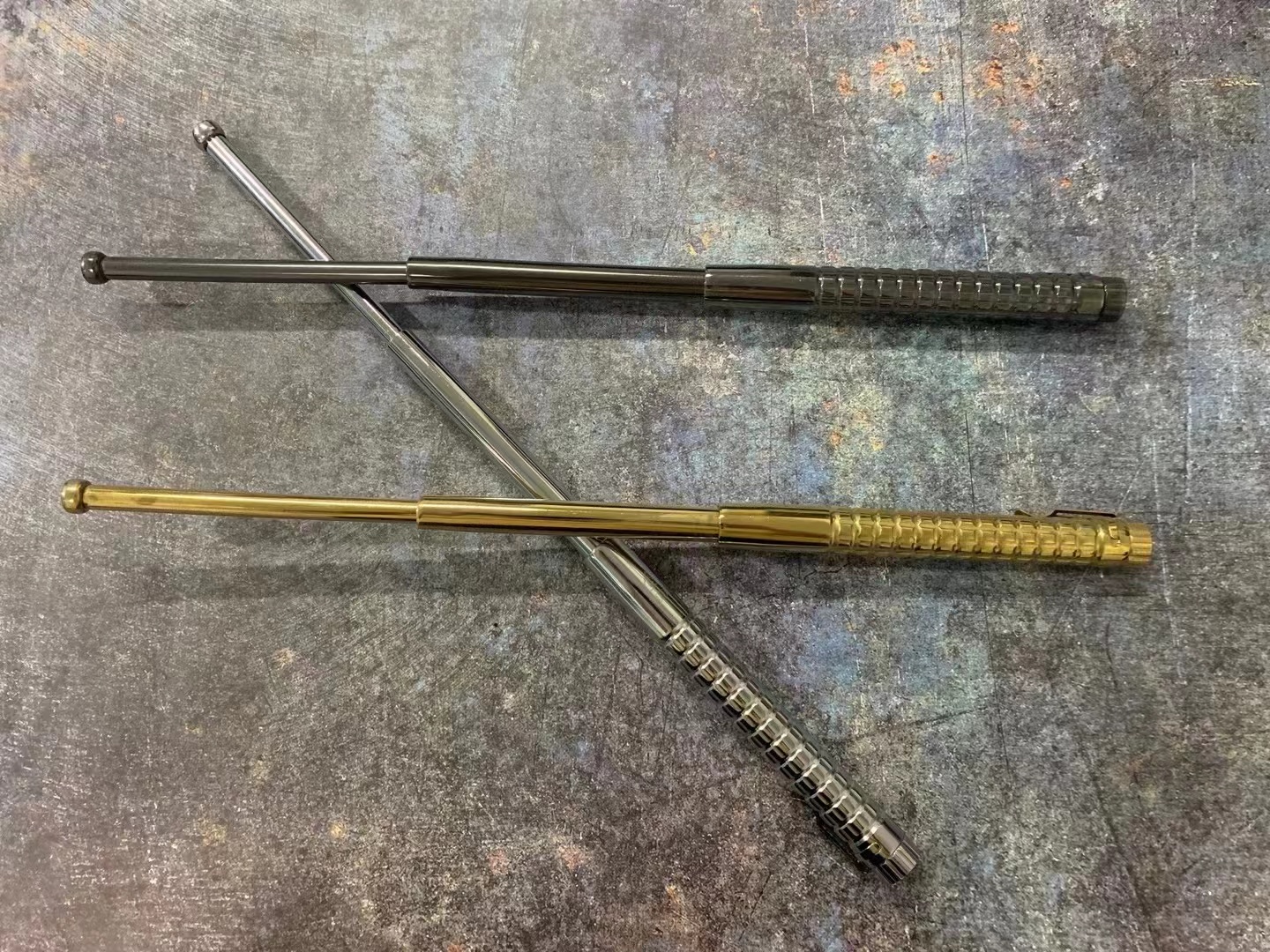 18 Inches Titanium Alloy Expandable Baton for Instant Defense