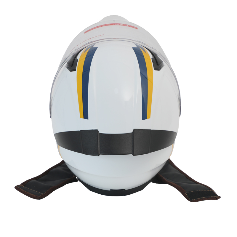 Casque complet avec des gardes de cou