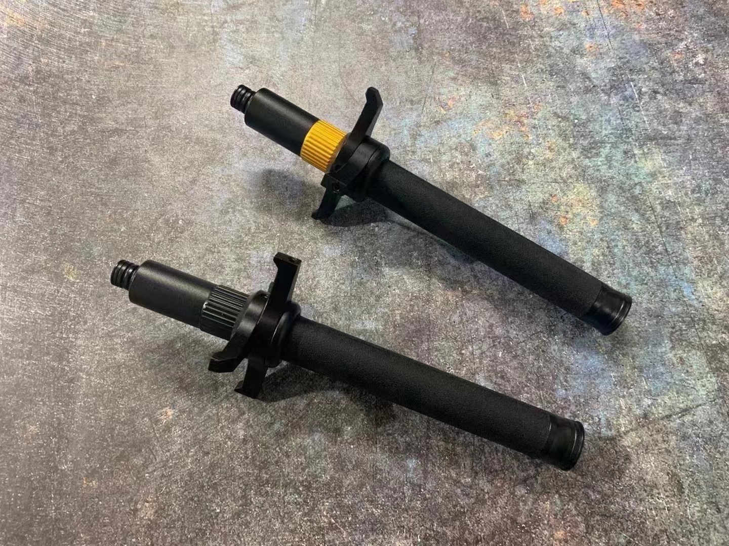 Prevent Slashing And Self-defense Weapon Knife-blocking Expandable Baton 