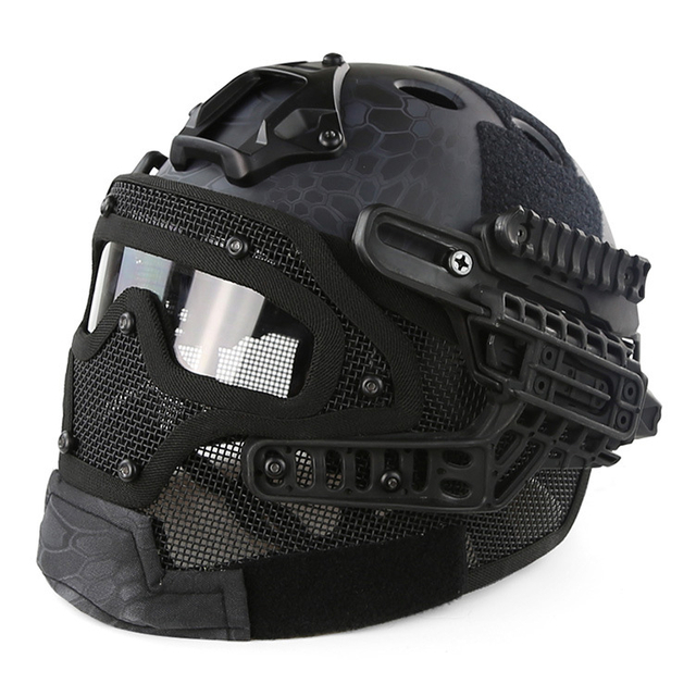 Casco tattico con occhiali e maschera