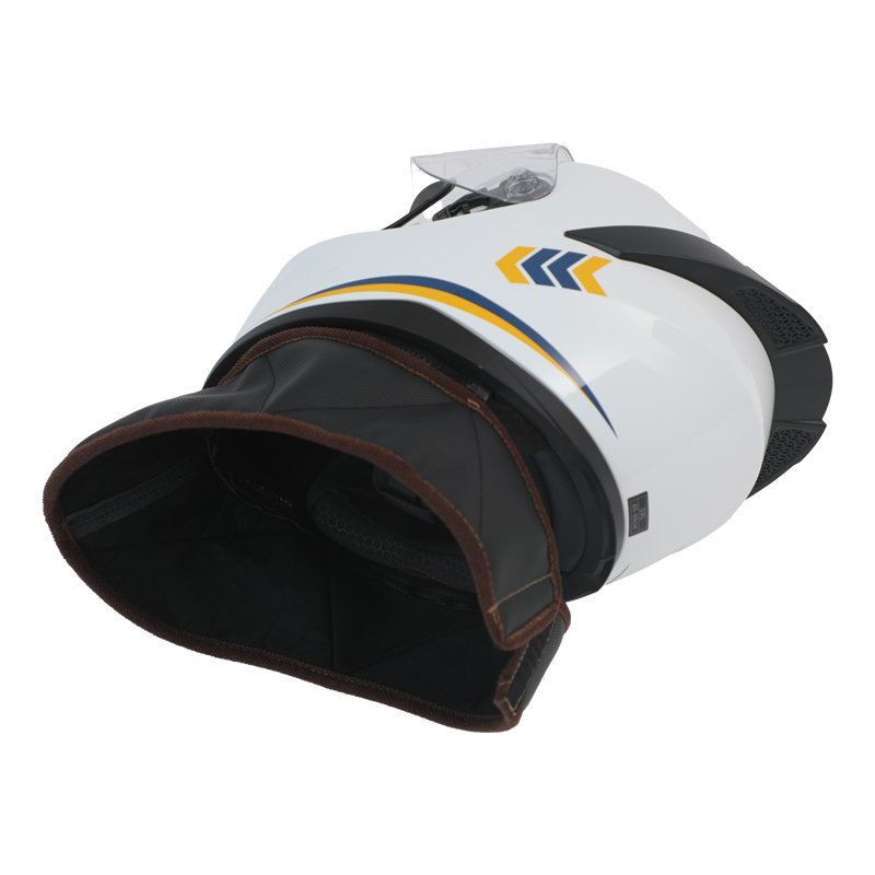 Casque complet avec des gardes de cou