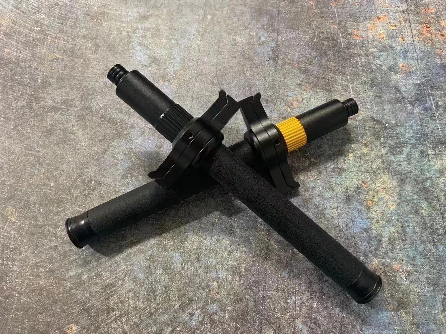 Prevent Slashing And Self-defense Weapon Knife-blocking Expandable Baton 