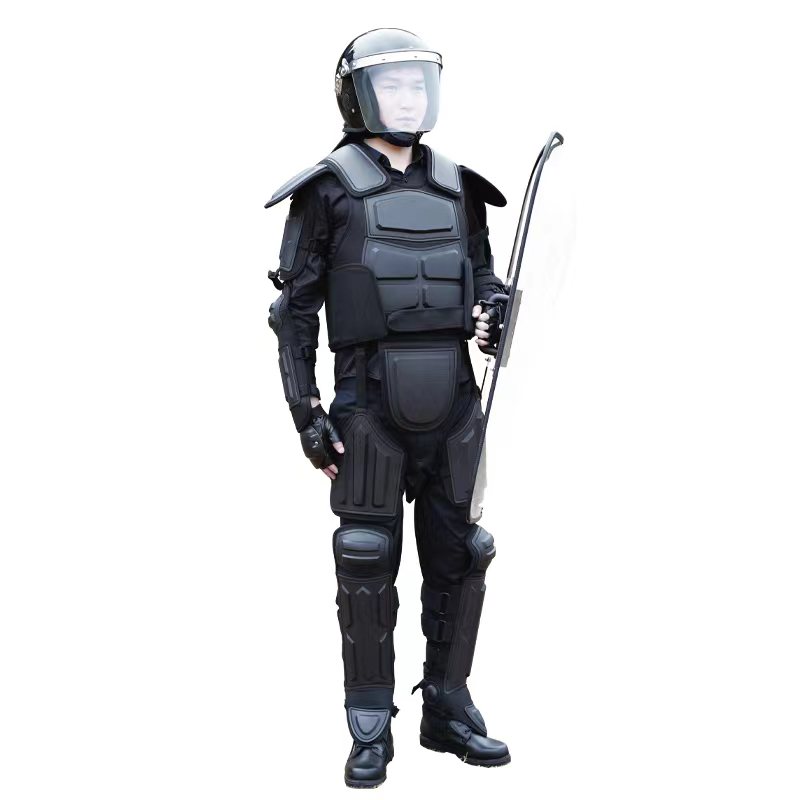 Poliisin torjunta mellakkapuku