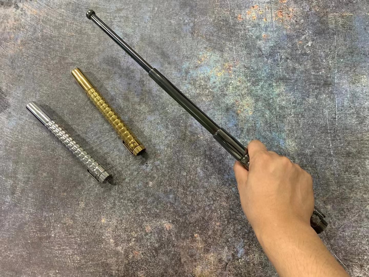 18 Inches Titanium Alloy Expandable Baton for Instant Defense