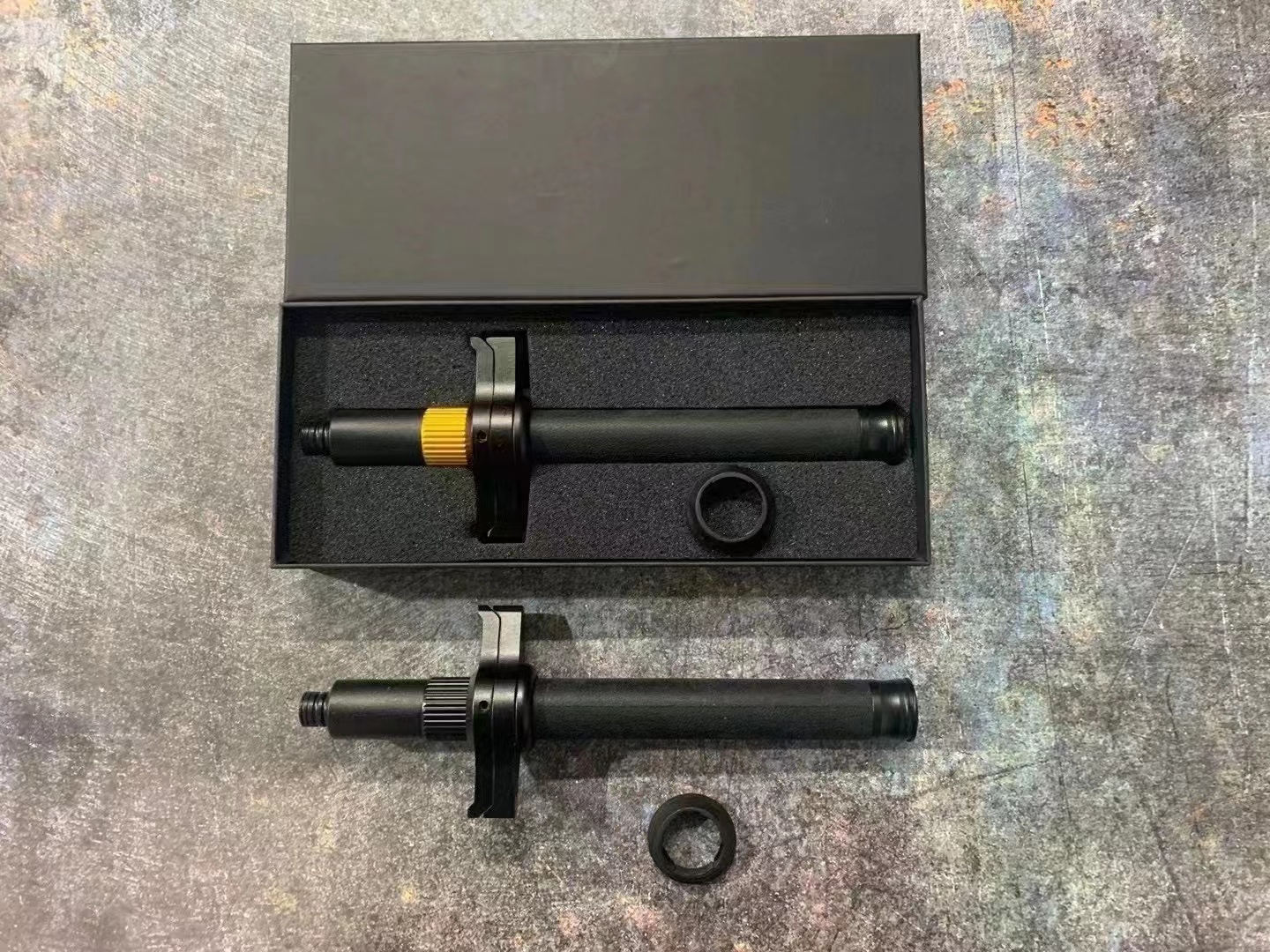 Prevent Slashing And Self-defense Weapon Knife-blocking Expandable Baton 