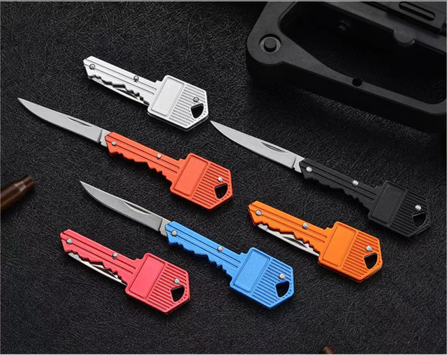 New Style Disguise Weapon for Women Self Defense Key Shaped Folding Blade